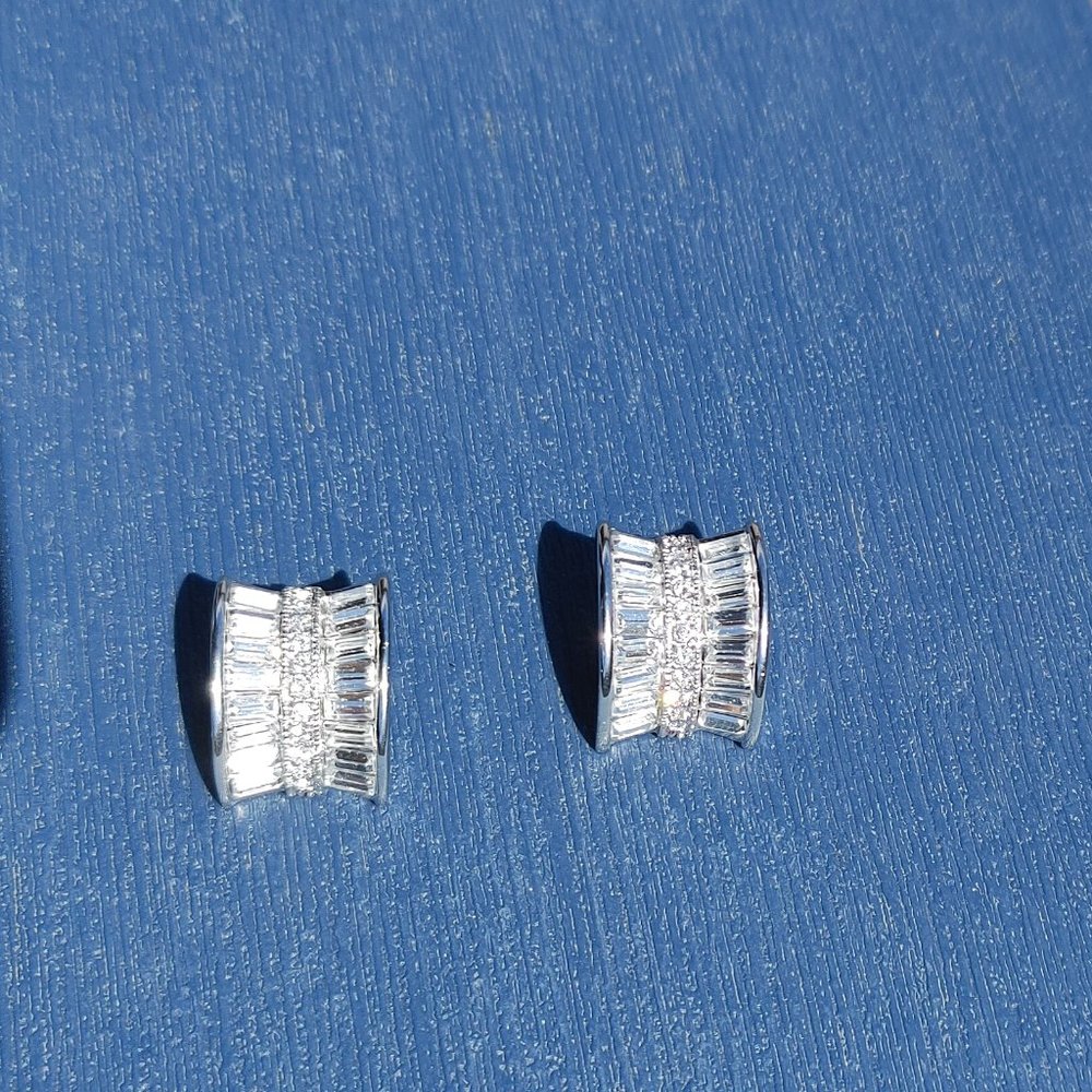 Nolan Miller stud earrings with backs, signed - Picture 1 of 16